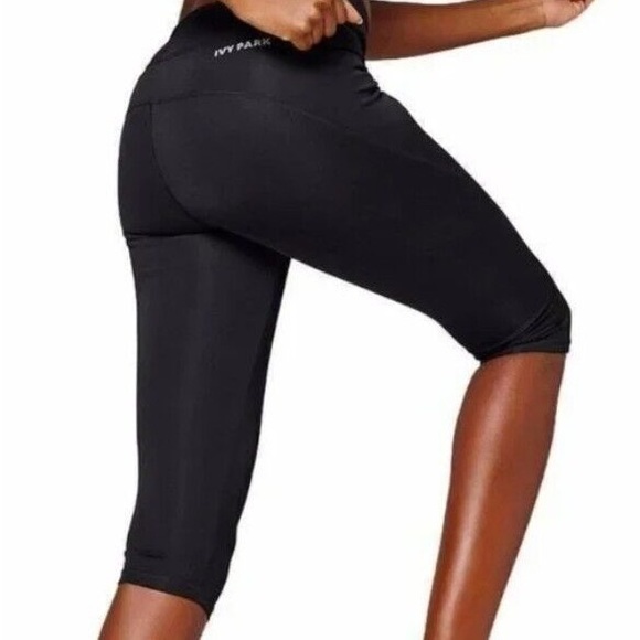 IVY PARK mid rise sculpted legging 3/4 length - Picture 2 of 7